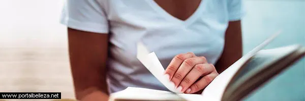 Femenina y feminista